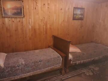 Фото номера Бюджетный трехместный номер Отель Готель-ресторан "Гостинний двір" г. Воловец 2
